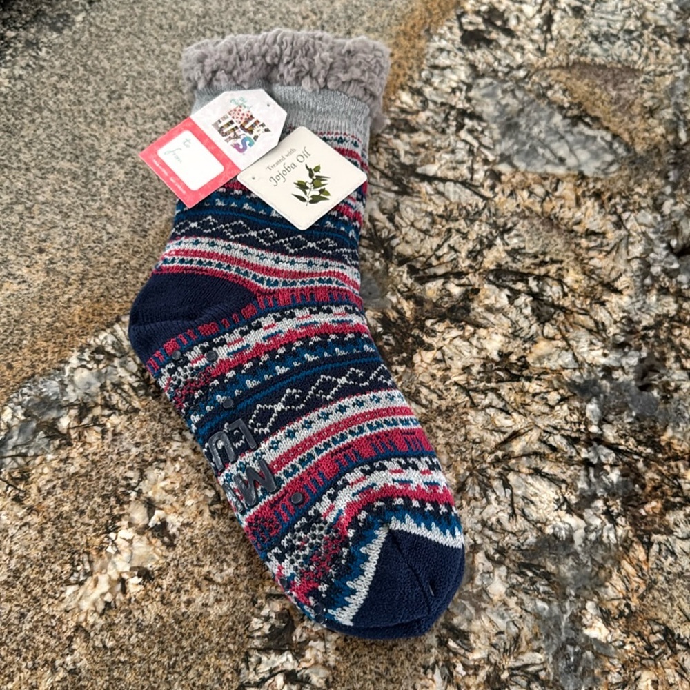NWT Muk Luks Sherpa Socks